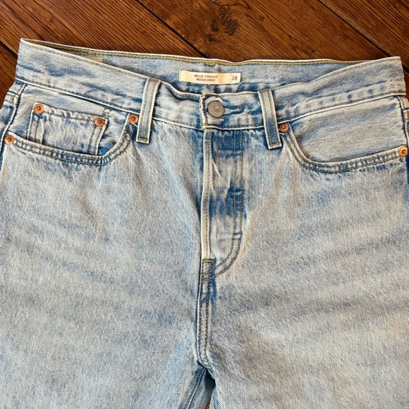 Levi's Wedgie Straight Light Wash Ankle Jeans - Picture 7 of 13